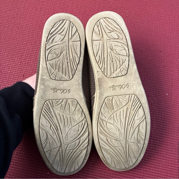 OluKai women's Dark Brown Slip-On Loafers 7.5 - Picture 4 of 9